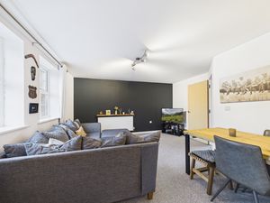 Lounge/Diner- click for photo gallery